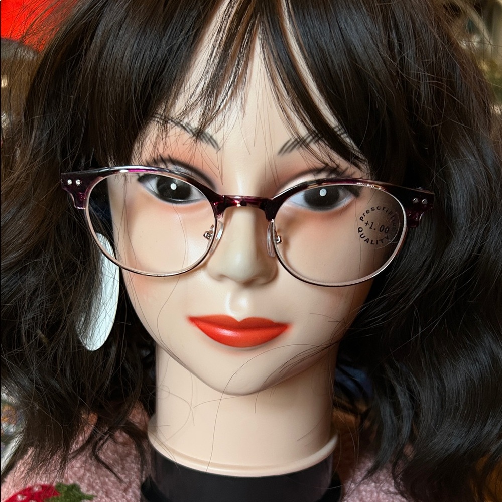Chic Women's Glasses with Purple Accents